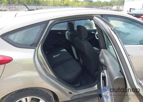 2015 Ford Focus Se z USA, uszkodzony, nr VIN 1FADP3K25FL238341